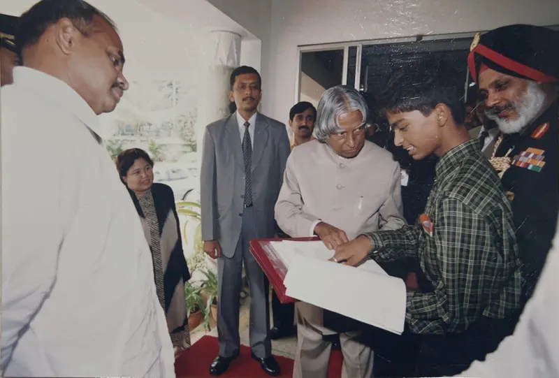 Praveen Kumar Gorakavi — An impromptu design discussion on the artificial limb with President Dr. APJ Abdul Kalam